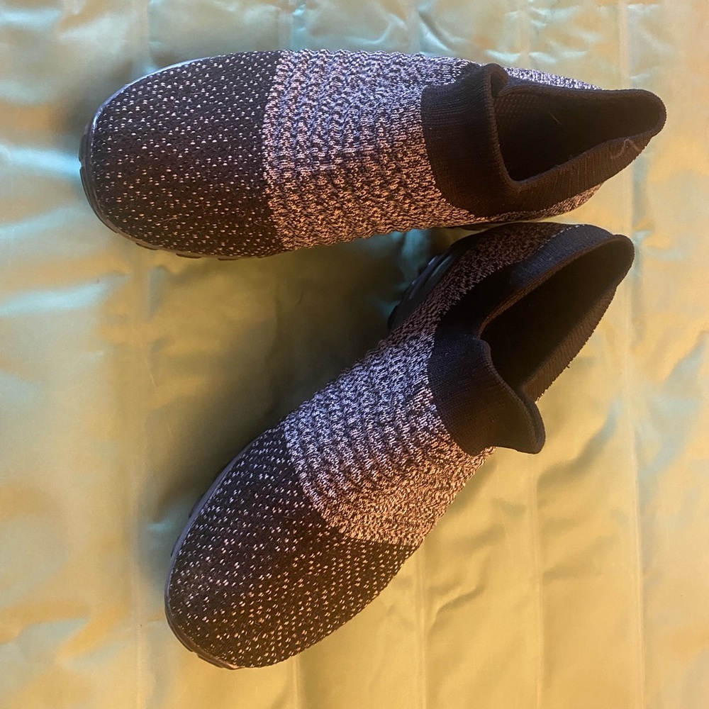 Stylish Black and Gray Women’s Shoes